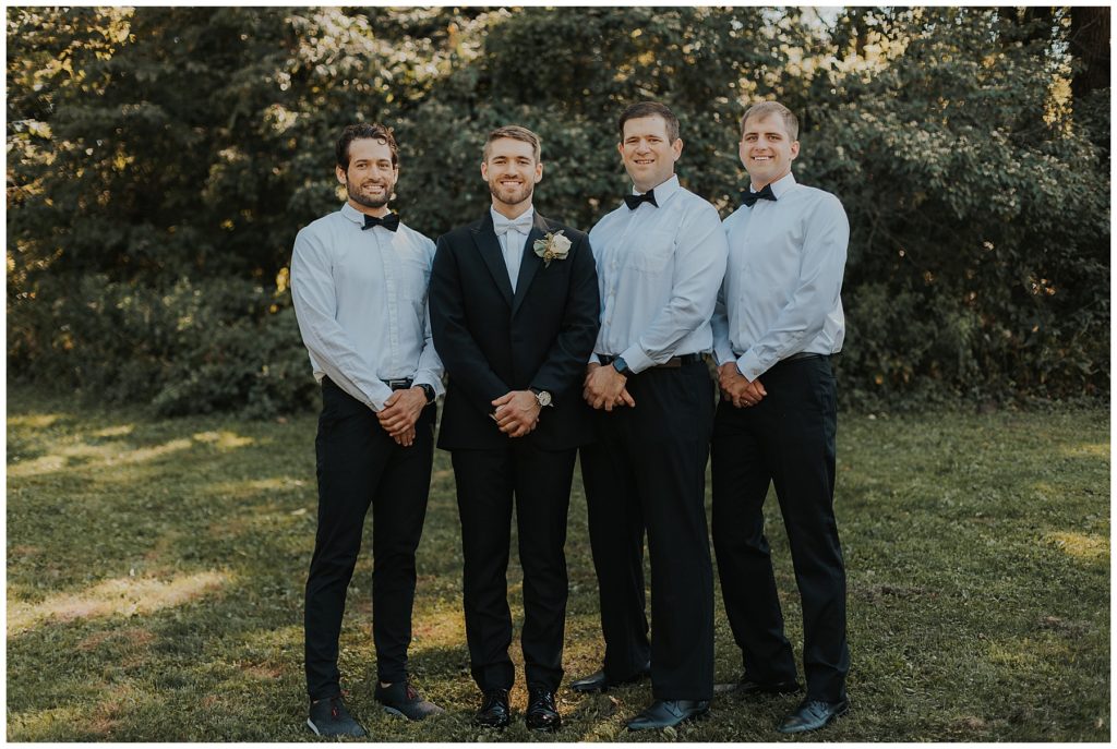 groom and groomsmen on wedding day